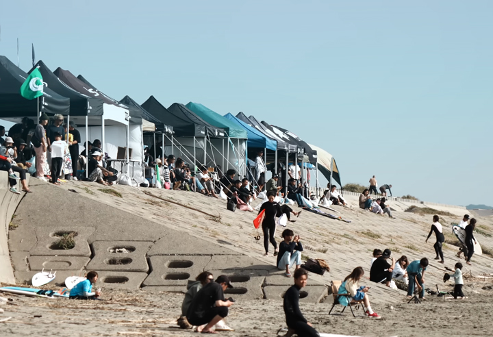 スタッフや観覧者のためのテント