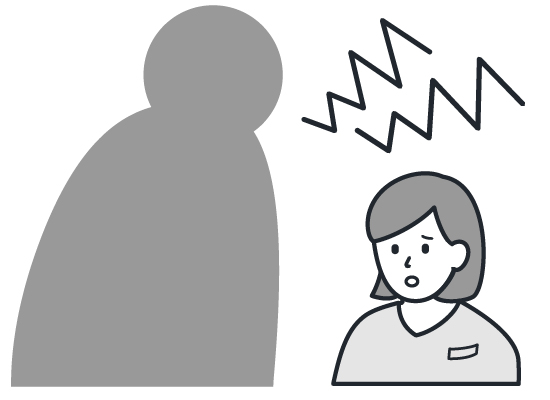 PHSで応援を呼ぶことができず困っている病院スタッフの様子